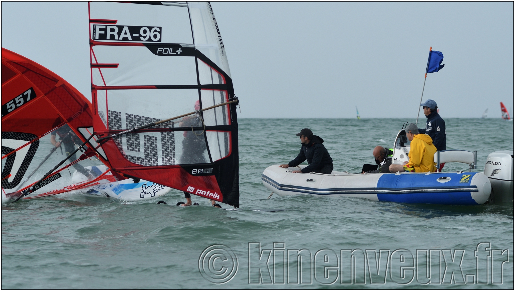 kinenveux_71_NWF2021.jpg - National WindFoil 2021 - chaud devant le bateau d'arrivee !