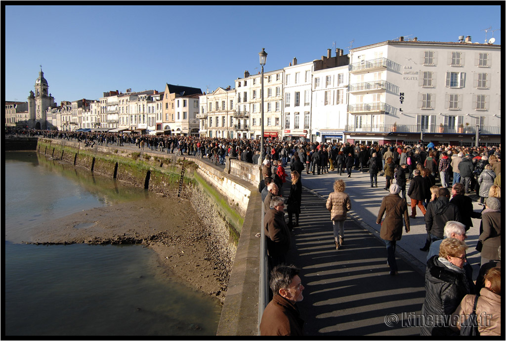 kinenveux_11_LaFranceDebout.jpg - Marche Républicaine Nationale – La Rochelle 11 Janvier 2015