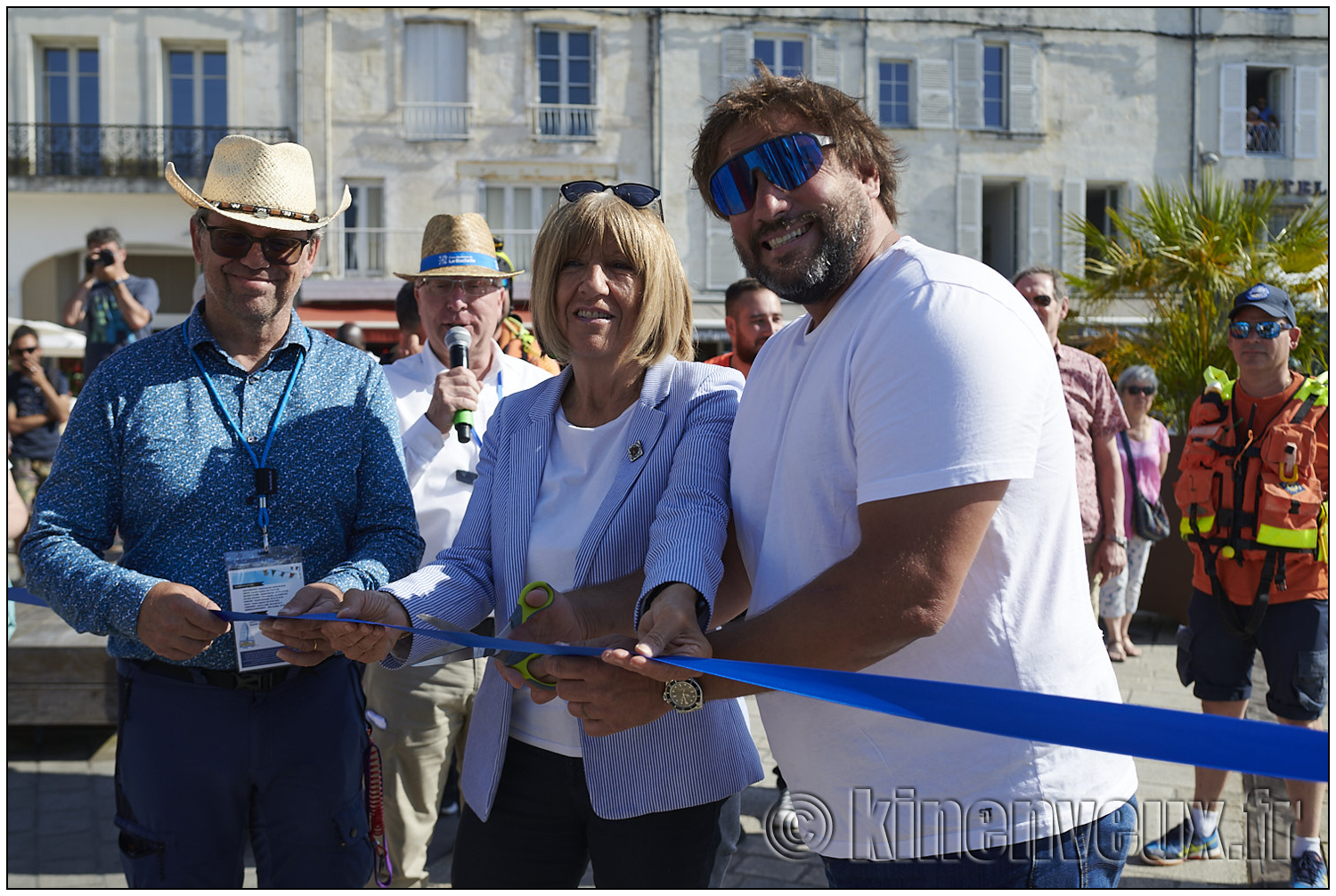 kinenveux_dvx_5475.jpg - ouverture officielle avec Mme Leonidas et le parrain 2025 Antoine Cornic