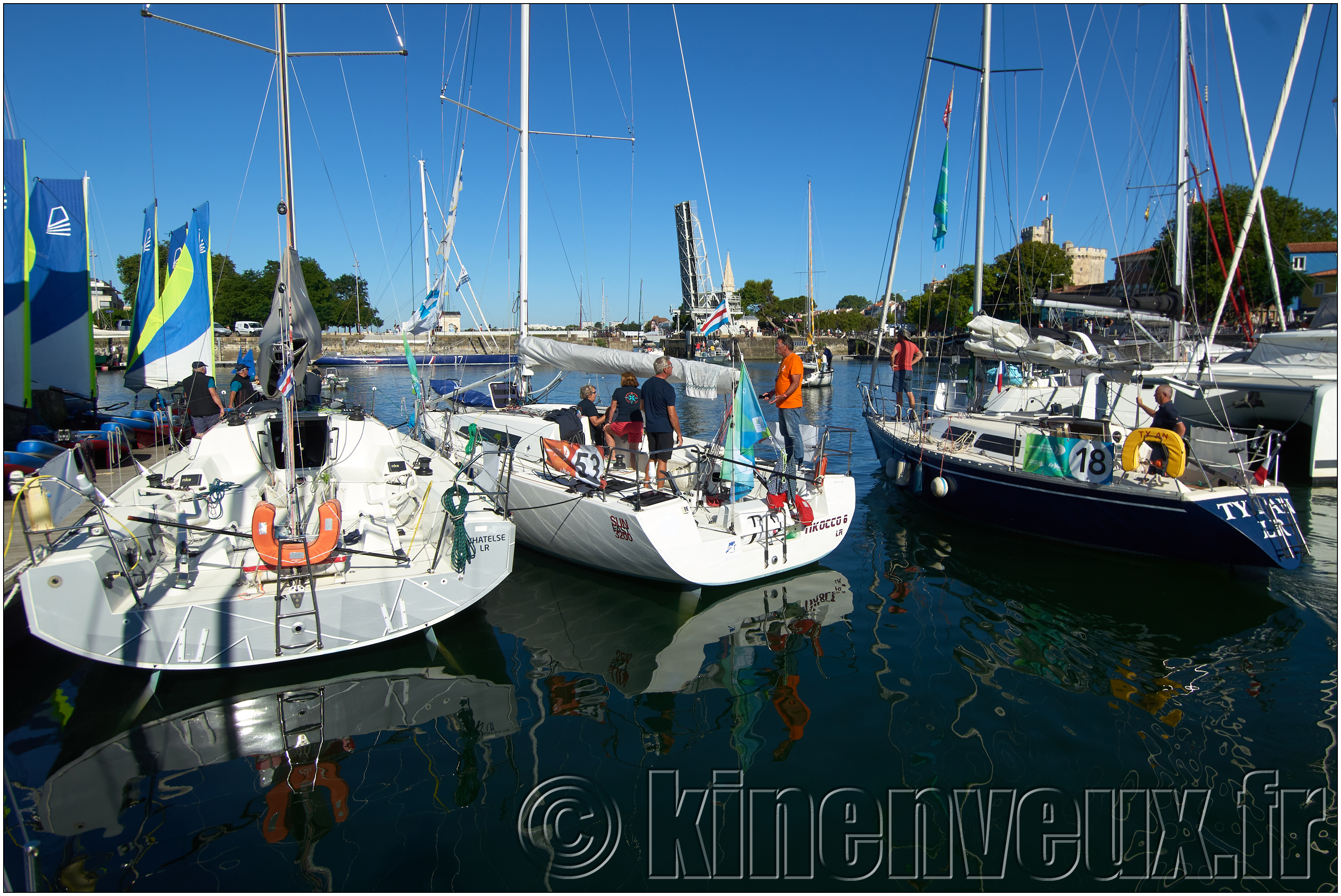 kinenveux_photographie_TourVoile17_056.jpg - les bateaux se préparent à sortir du bassin en ce mercredi matin