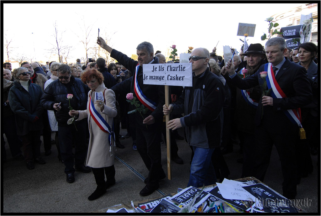 kinenveux_27_LaFranceDebout.jpg - Marche Républicaine Nationale – La Rochelle 11 Janvier 2015